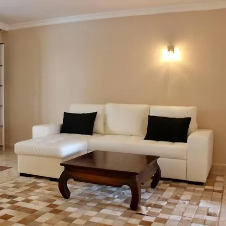 דירה Lovely El Parque, 65 M2, Heated Pool